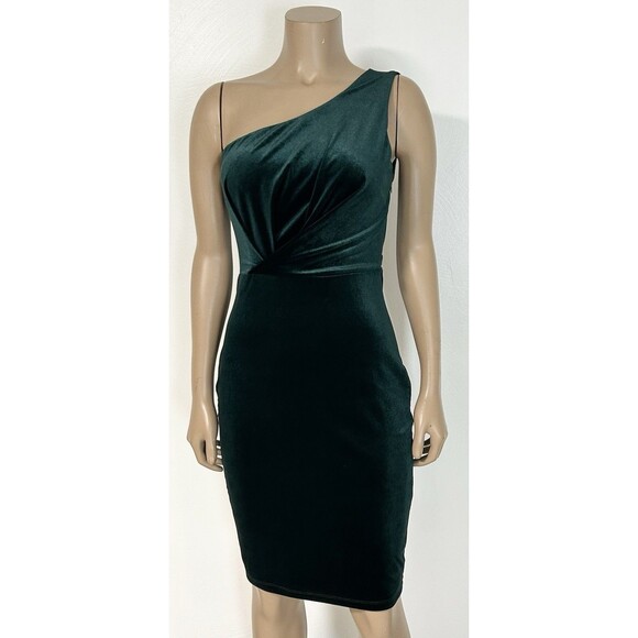 Lulus Dresses & Skirts - NWT Lulus Candlelit Dark Emerald Green Velvet One Shoulder Bodycon Dress Small